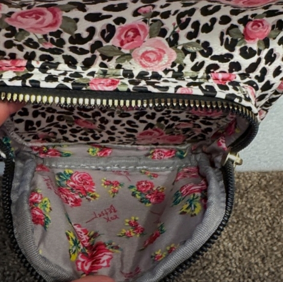 Betsey Johnson Floral Puppy Dog Mini Backpack Bag EUC - Picture 6 of 8